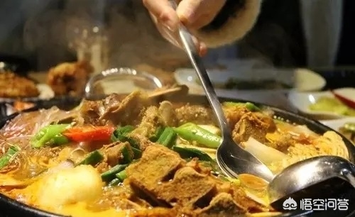 为什么韩国人吃饭用手,为什么韩国人吃饭用筷子