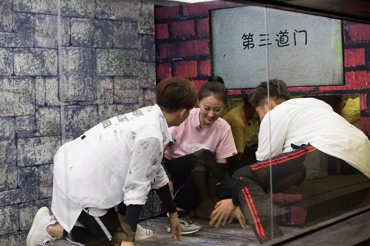 疯狂的麦咭左小青穿多大鞋,疯狂的麦咭左小青