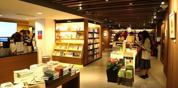 寻找隐藏在旅游胜地的文化绿洲丨香港书店地图