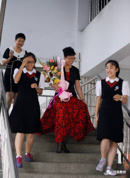 弦断,歌停,曲犹在……她的离去,震惊了整个河南教育界;她的微光,照亮了教育改革的一片天!