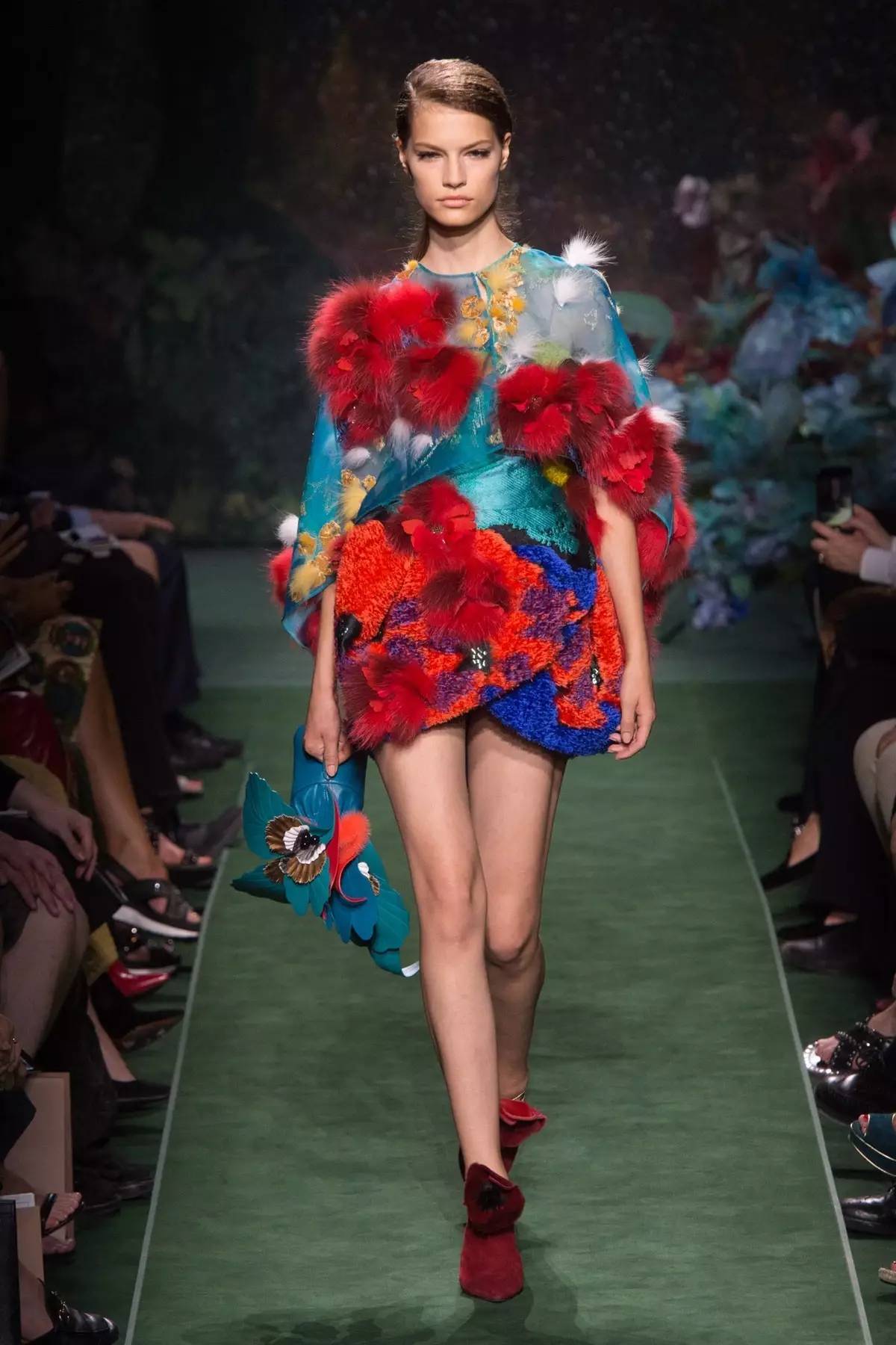 高定周时装秀视频,高定巴黎时装周发布会