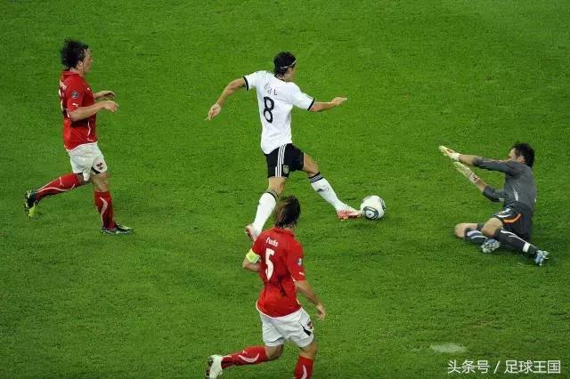 伦敦城的未来是否还有你的存在，大眼男孩——厄齐尔