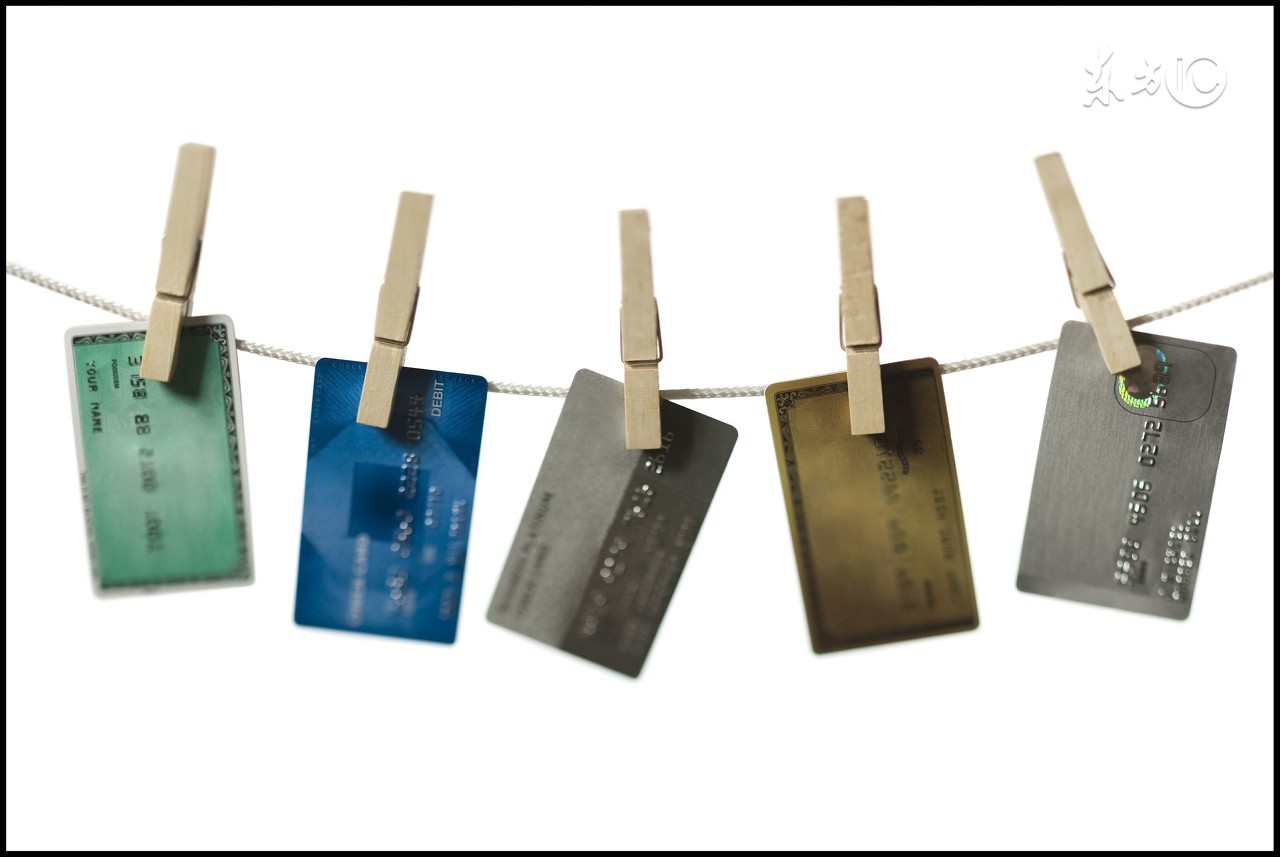 中信小白青春卡与招商小白卡,招行白金卡和中信白金卡哪个好