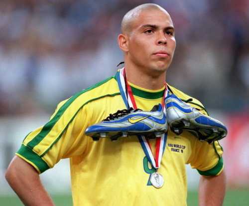 外星人罗纳尔多的巅峰时刻,外星人罗纳尔多十大进球