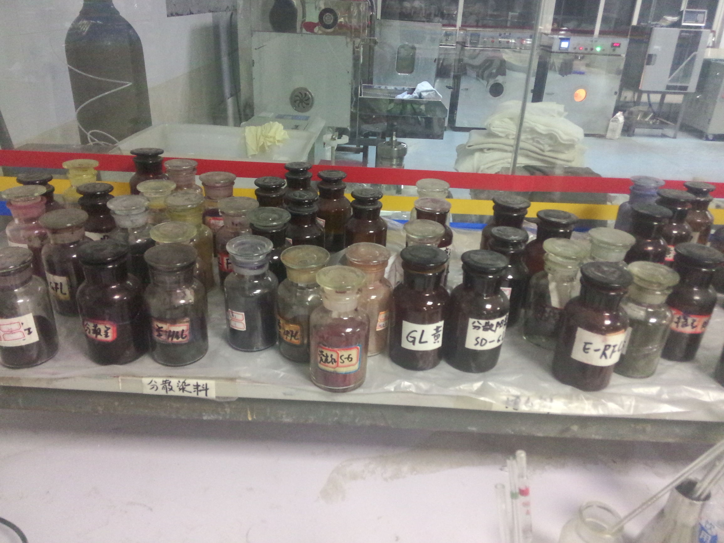 衣服的颜色是怎么弄上去的,衣服的颜色是怎么做出来的