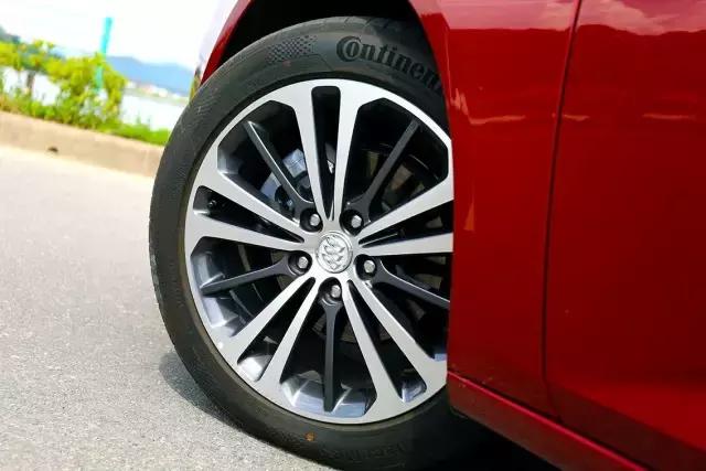 新款君威试驾感受视频,新君威空间实测