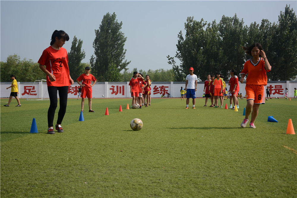 曲周县中学足球比赛,2020校园足球夏令营直播