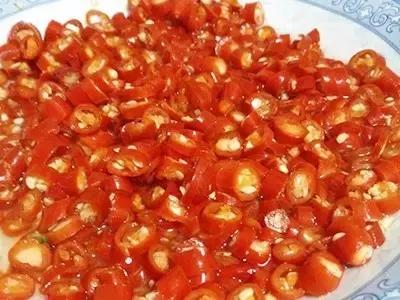 夏天必学的小凉菜凉拌萝卜丝 (凉拌萝卜丝做法香辣脆爽太好吃了)