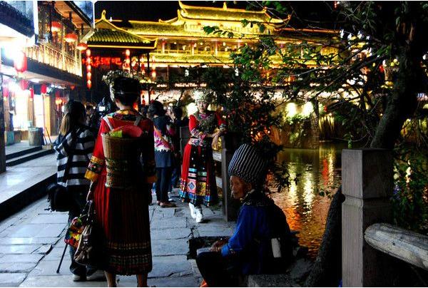 长沙到张家界天门山凤凰古城,长沙去凤凰古城先到张家界的路线