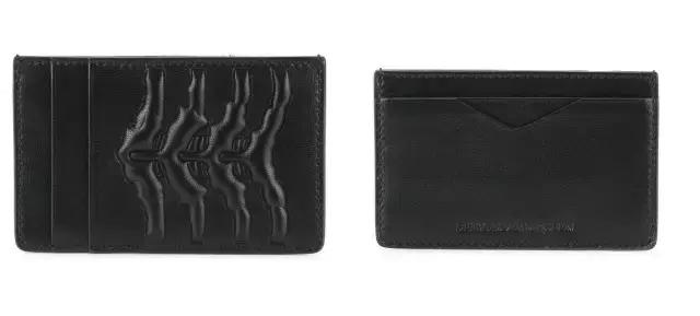 出门只带现金的男人,出门只带零钱包