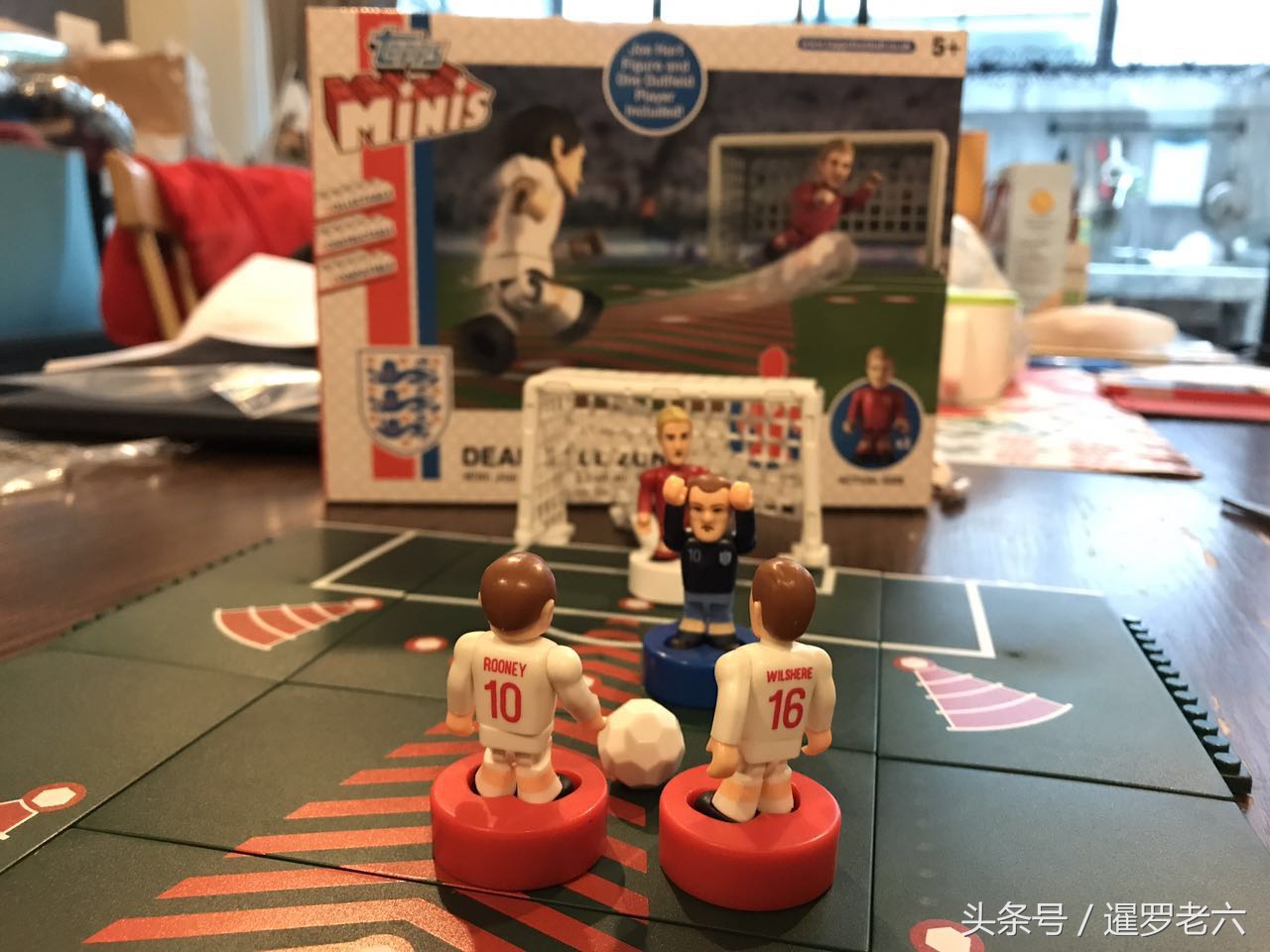 泰国街摊买了盒“死球地带”鲁尼、乔哈特都在！一盒只要20元！