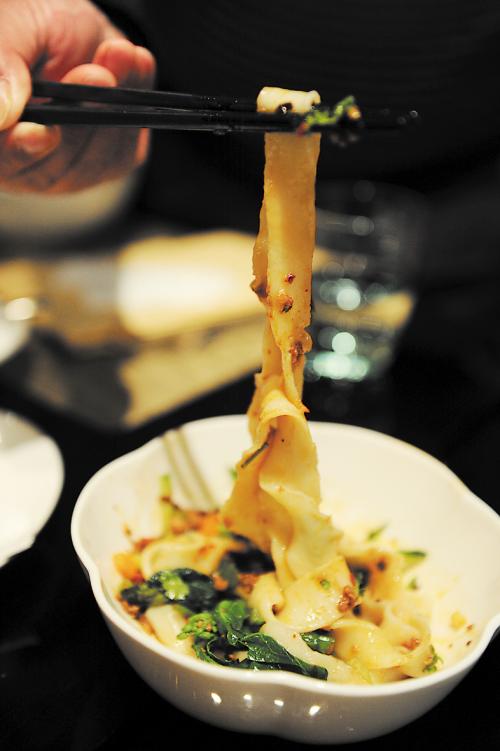 文化读书｜一首歌谣唱出的一个字，一个连字典里都查不到的字，它是笔画最多的字，你认识吗？