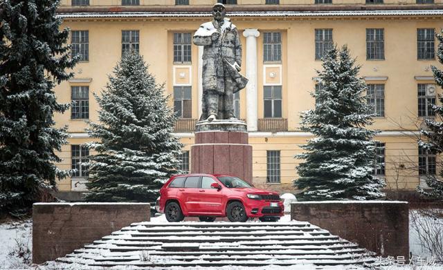 奔驰g级和切诺基,奔驰g和大切诺基