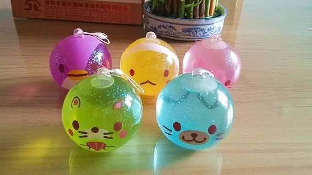 继牙签弩之后，又有危险玩具惊现成都，三四年级娃儿最爱买！