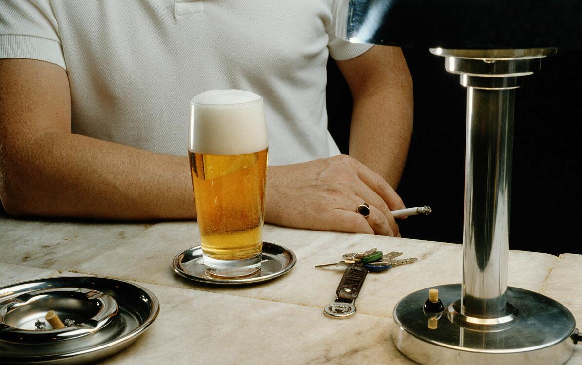 夏天喝冰啤酒的正确姿势,夏天喝冰镇啤酒简直不要太爽