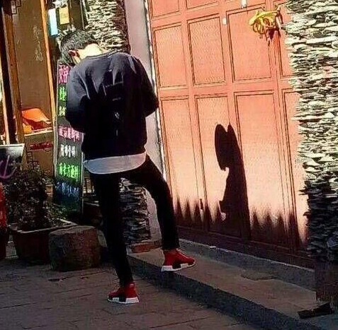 鹿晗被路人偶遇的视频,鹿晗早期被路人偶遇