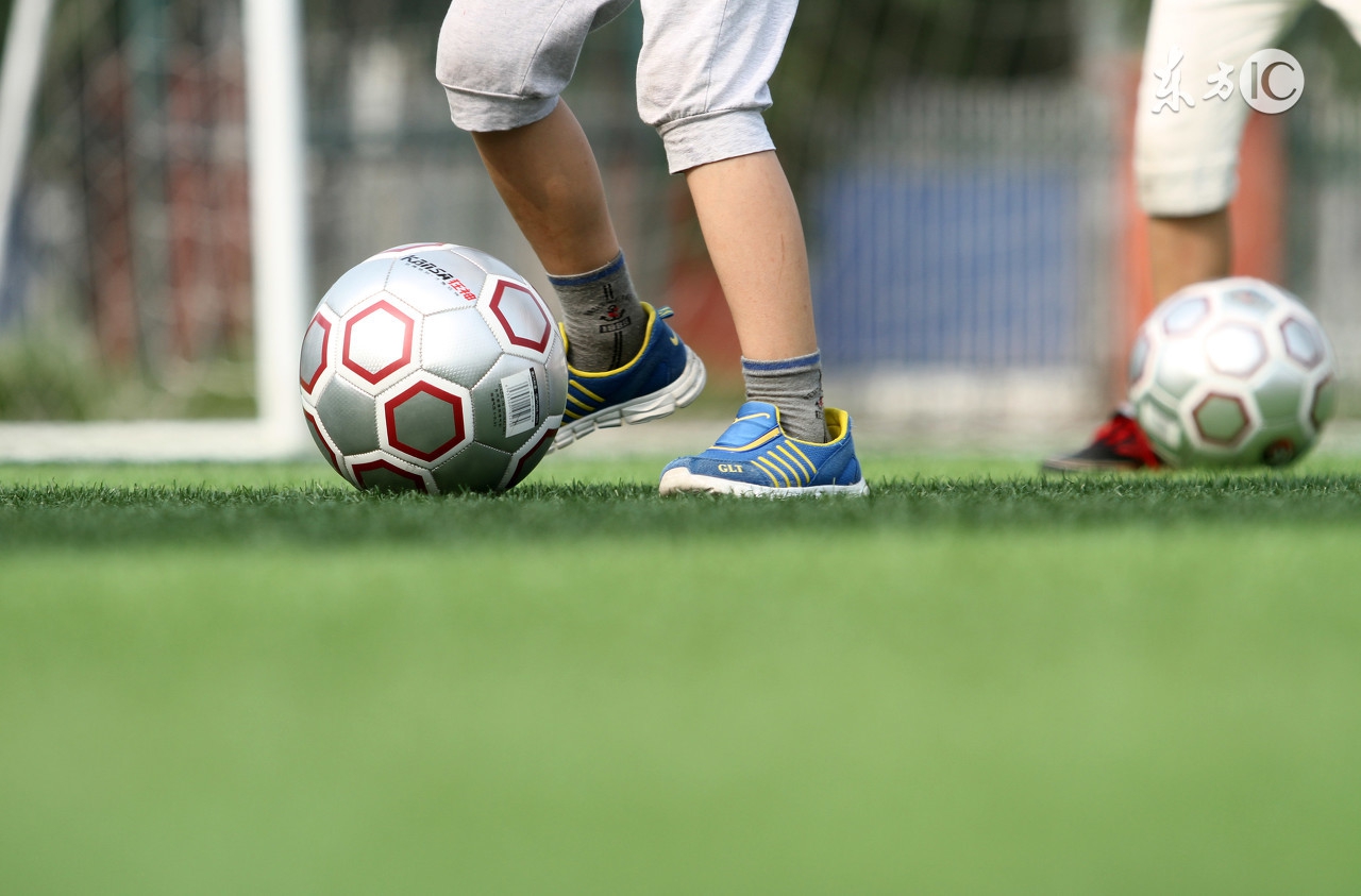 男票和你都是球迷是什么样的体验,有一个懂足球的男友是什么体验