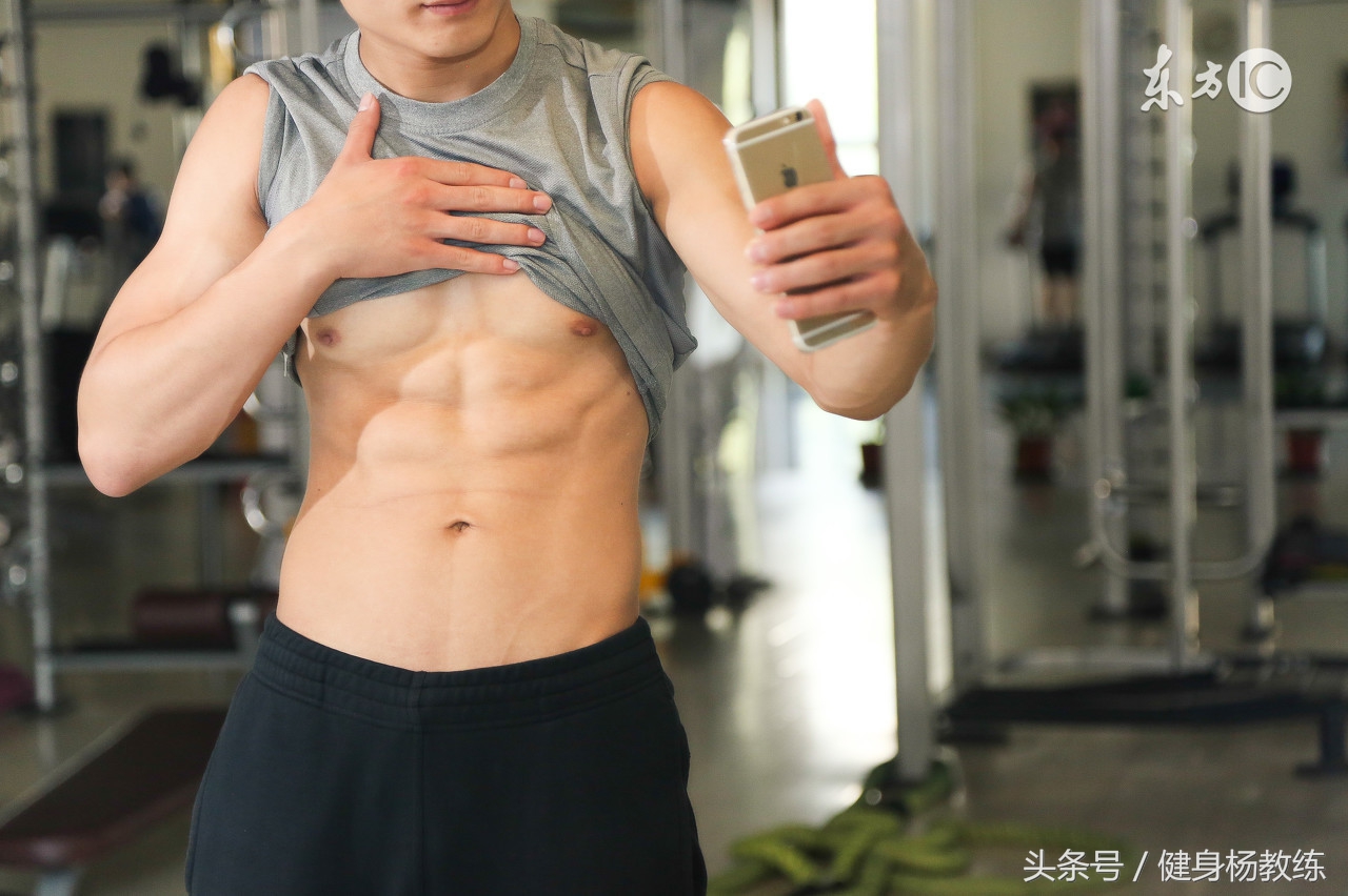 健身自律每天合理搭配饮食的餐谱,健身规律的作息时间