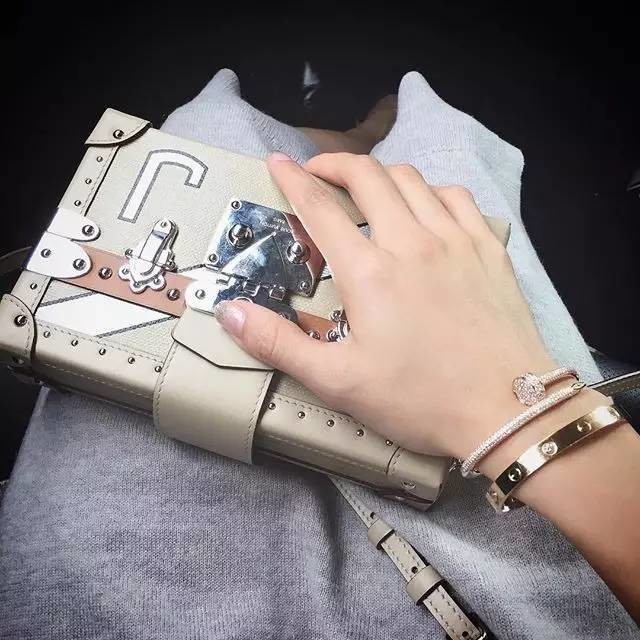 网红真的赚几个亿,网红赚那么多钱要交税吗