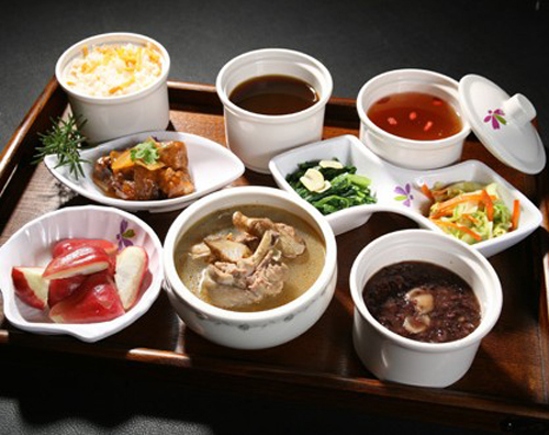 三伏天坐月子穿什么月子服,三伏天坐月子能吃哈密瓜吗