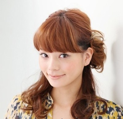 干练简约花苞头扎法教程,长直发凌乱花苞头扎法