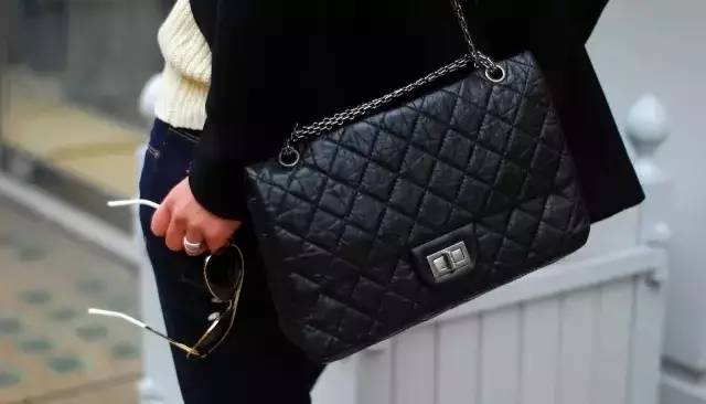 为什么女生都热衷于买包,世界级难题
