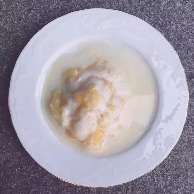 蹦野迪不如吃果盘，如何用20块在上海街头打败妖艳*货贱**？