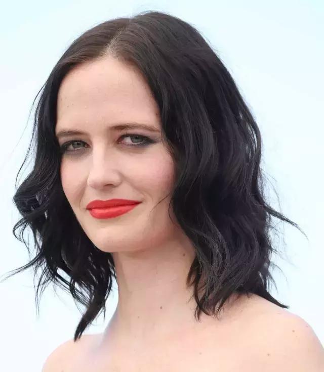 头发特别干枯毛躁软塌怎么办,夏天头发干枯毛躁怎么办