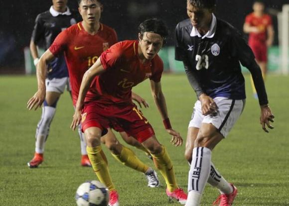 柬埔寨不“鱼腩”,国足“鱼腩”!这样的未来之星,让里皮情何以堪?