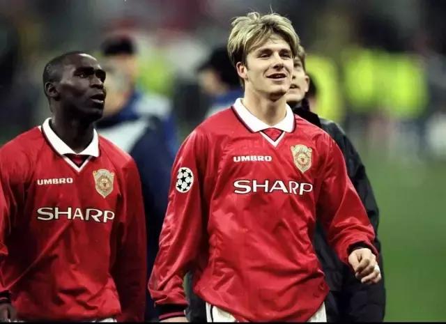 穿长袖打球的人,球场上穿什么球衣更帅