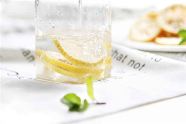 学会正确的喝水方法可以变美,喝水也可以变美吗