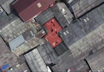 中国难道不应该学习么?曼谷令人耳目一新的不规则足球场