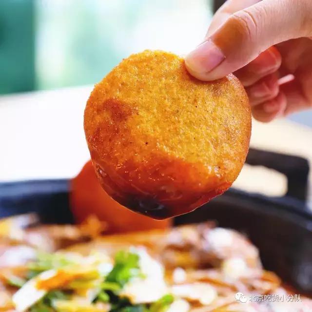 三里屯的豪放派海鲜，直接把渔船搬进了店