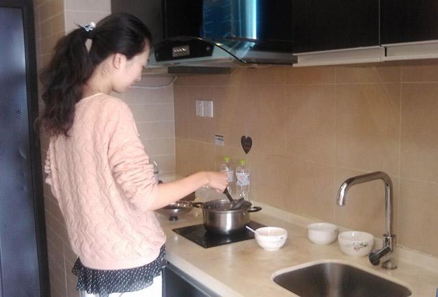 厨房安装空调有必要吗,厨房单独装空调还是接入中央空调