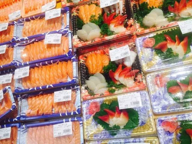 听说马云开了家作妖儿的水族馆，全城的大人都带着小孩冲过去了