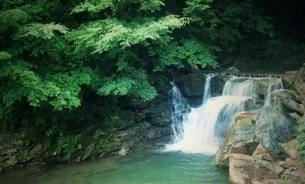 四明山四窗岩漂流几点到几点开门,四明山四窗岩漂流