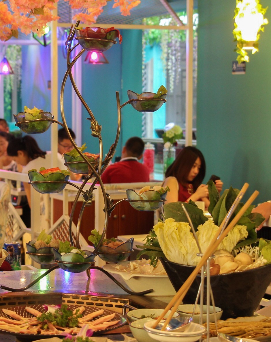 2.8折引爆全城!竟然在400平花园洋房里吃火锅!