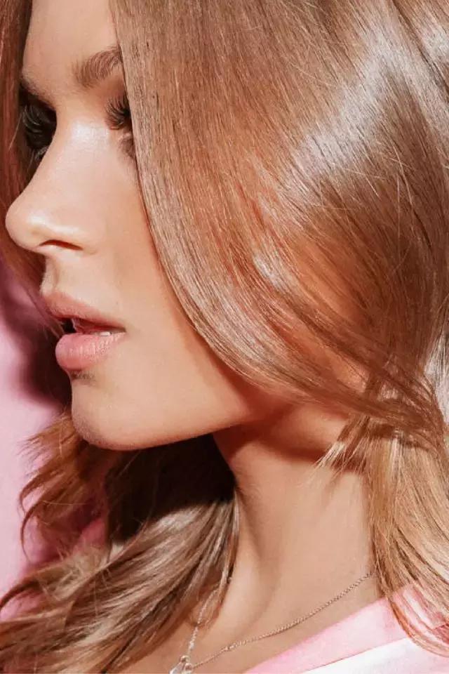 头发特别干枯毛躁软塌怎么办,夏天头发干枯毛躁怎么办