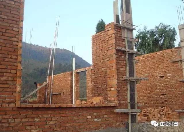 农村准备盖房的注意了,砌墙中有大学问,看看咋做?