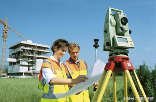 全站仪通过已知点测量未知点高程,全站仪可以测量高程和水平距离