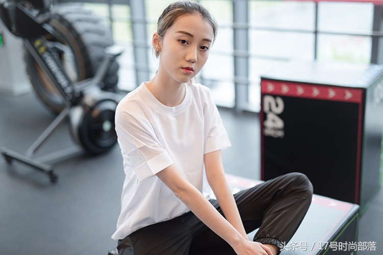 瑜伽女神运动健身夏季韩版速干透气性感背心，穿出你的优雅与文静！