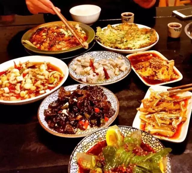 重庆这些人气爆棚却经济实惠的美食，你吃过几个？超全整理赶紧收