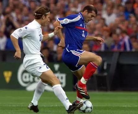 当今世界足球巨星排名,现今世界足球巨星四个档次排名