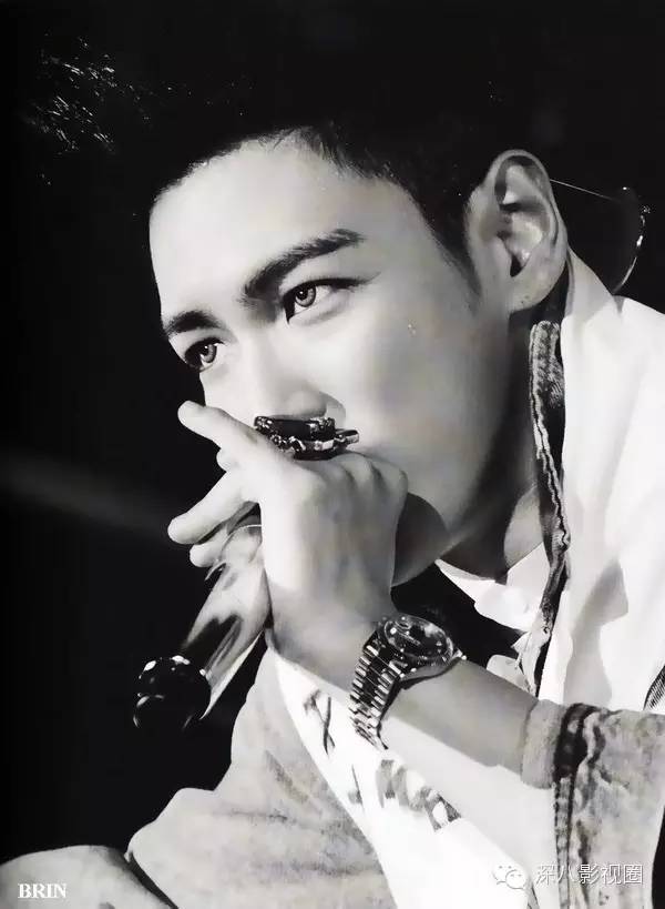 欧巴乱扔烟头,真的不只是砸到花花草草的小问题哟