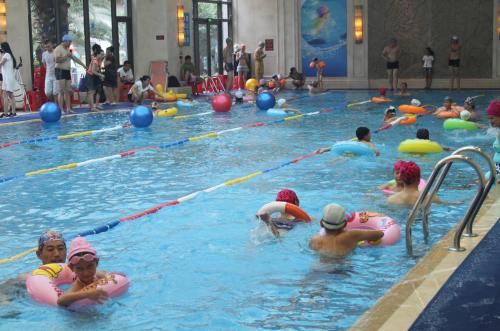 劈波斩浪显本领砥砺前行,劈波斩浪力争上游