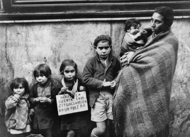 布列松经典摄影作品大全,布列松经典摄影作品中国