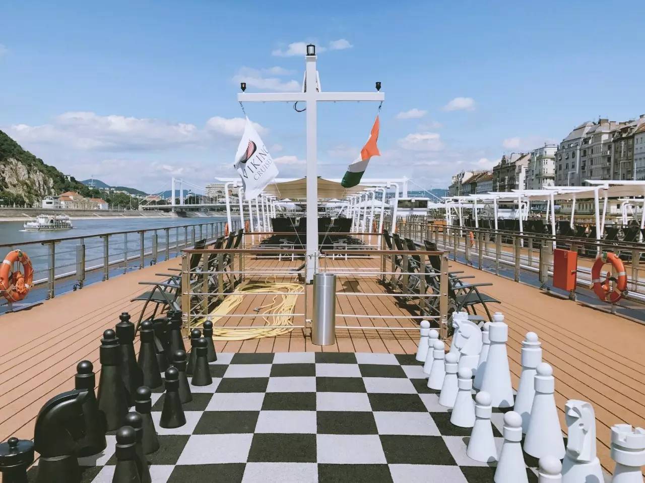 我生活在妙不可言的等待中,我们的生活在妙不可言的等待中