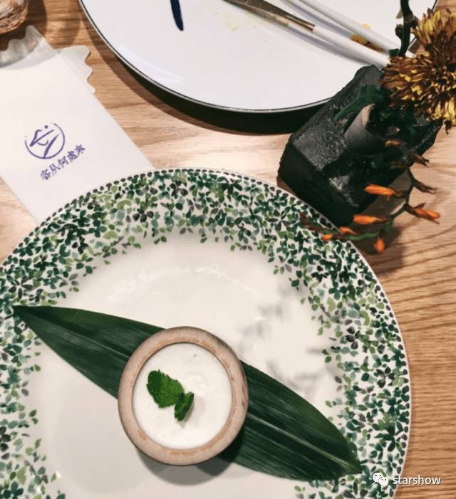 探店｜还以为这家网红店消失了，再遇到要试遍他们家的菜单