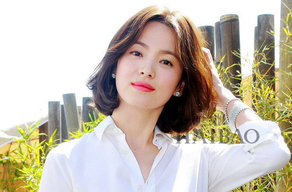 眼妆教程日常化妆显大不贴睫毛,眼妆上下画法