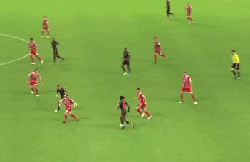 裁判判罚再惹争议,英裁判谈争议判罚